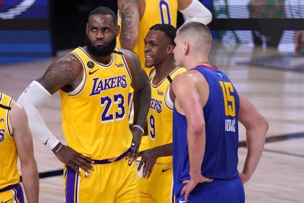 Lakers, konferans finaline galibiyetle başladı