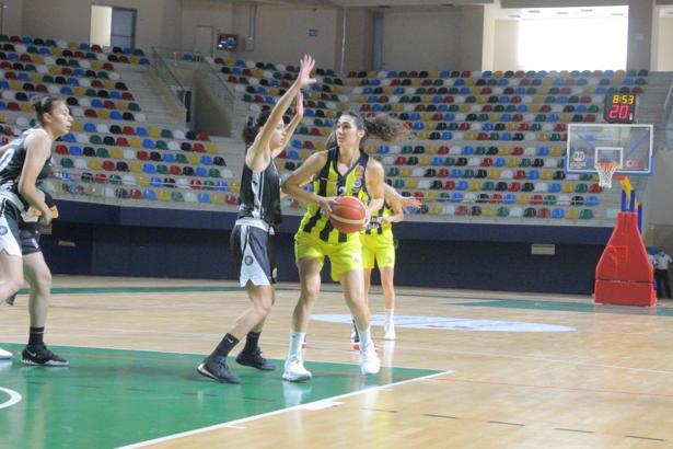 1. Leyla Atakan Kupası'nda Fenerbahçe, Beşiktaş'ı mağlup etti: 77-64
