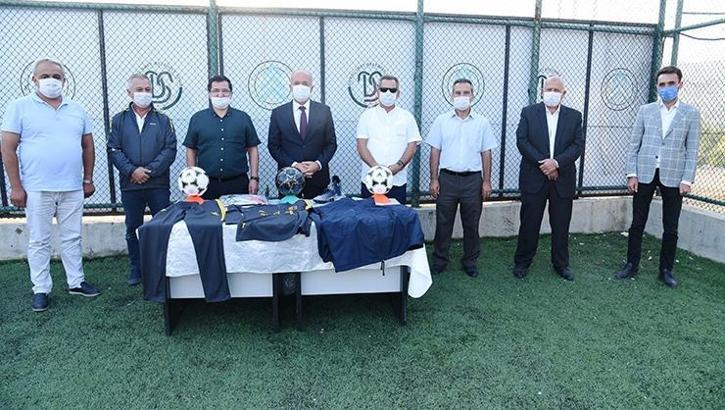 İlkay Gündoğan'dan Dursunbey Belediyespor altyapısın destek