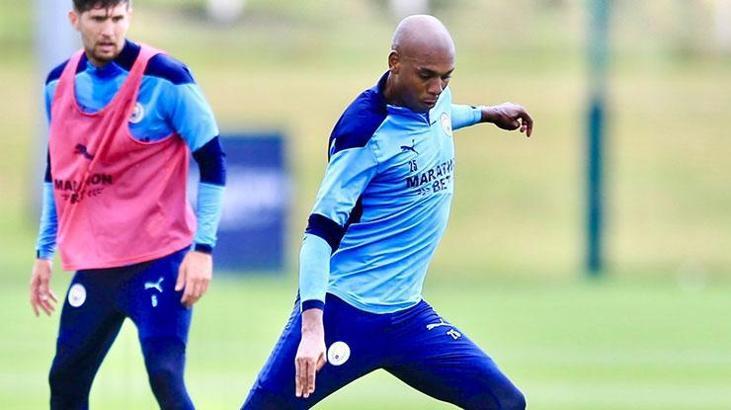 Galatasaray'ın transfer etmek istediği Fernandinho'dan transfer mesajı