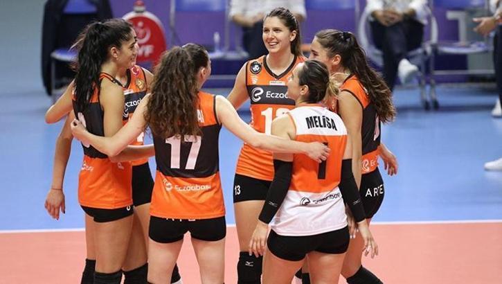 Eczacıbaşı VitrA Beşiktaş'a set vermeden kazandı