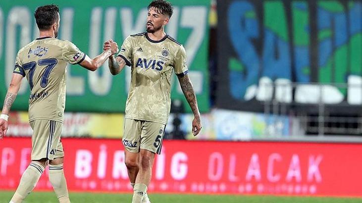 Fenerbahçe'de Jose Sosa ilk 11'e doğru