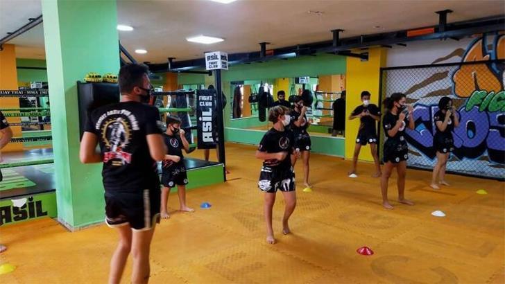 Antalya'daki Muaythai 10. Khan terfi sınavına yoğun ilgi