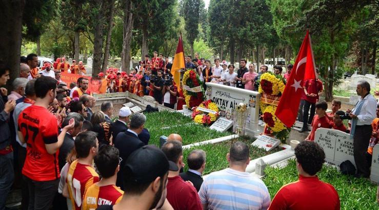 Metin Oktay pazar günü mezarı başında anılacak