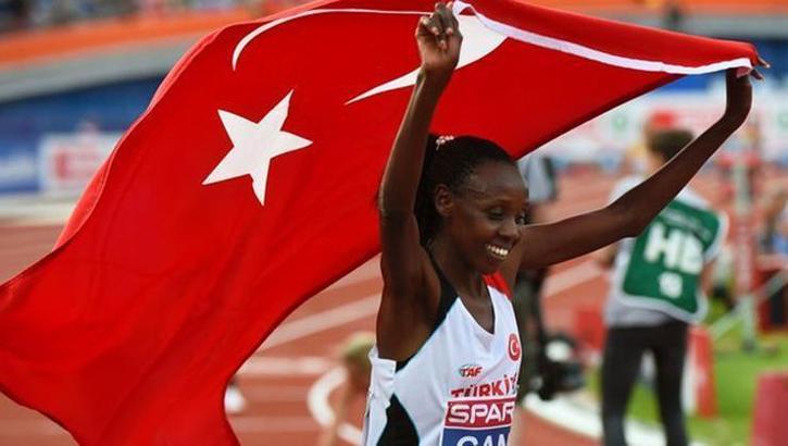 Yasemin Can'dan yılın 3.derecesi