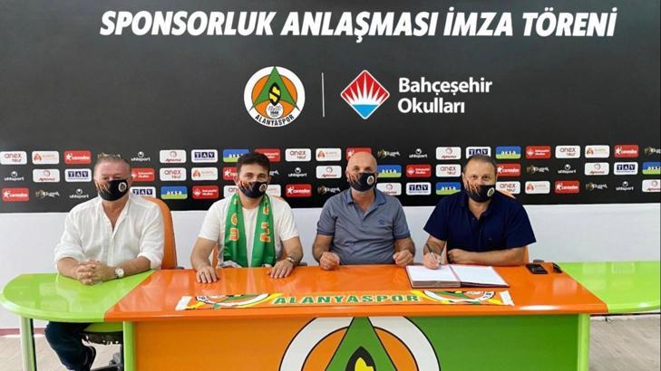 Alanyaspor'da stadyum sponsoru bu sene de değişmedi