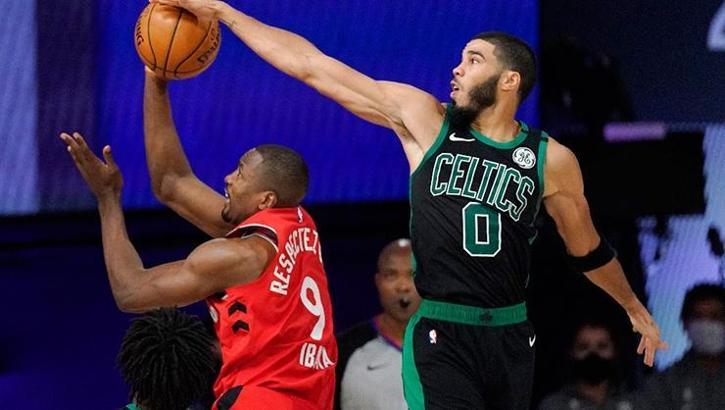 Boston Celtics ve Los Angeles Clippers serilerinde öne geçti