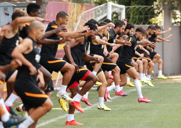 Galatasaray'da Mbaye Diagne ve Emre Akbaba takımdan ayrı çalıştı
