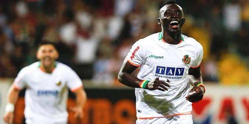 Fenerbahçe'de transfer için Papiss Cisse yine gündemde