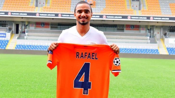 Rafael resmen Başakşehir'de!