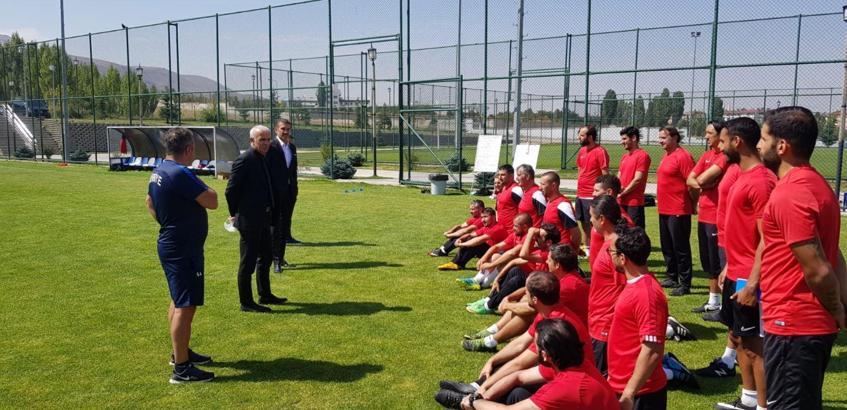 Oğuz Çetin ve Rüştü Reçber antrenör kurslarını ziyaret etti