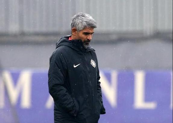 Osmanlıspor yeni teknik direktörüyle çıkış peşinde