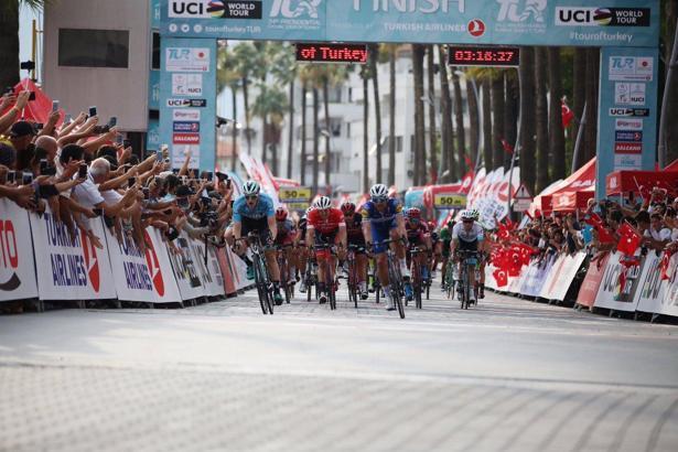 TUR 2018'de üçüncü etabın galibi Sam Bennett