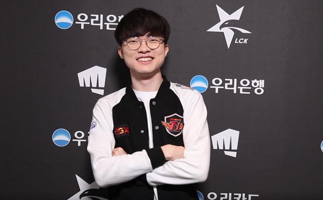 Espor çılgınlığı! League of Legends fanı Faker'in heykelini yaptı