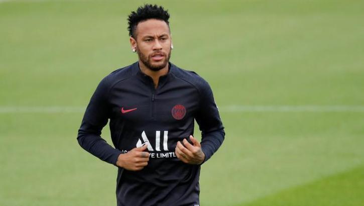 Neymar: PSG'de kalacağım