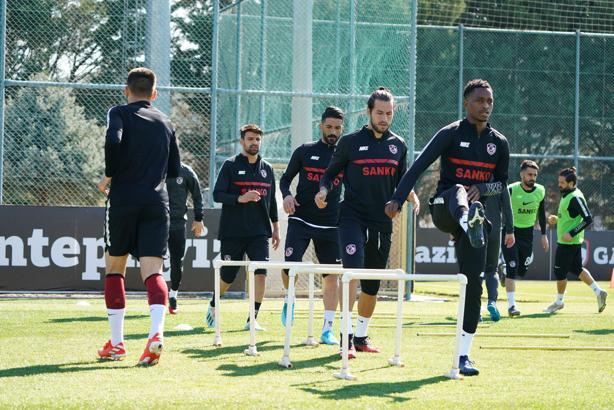 Gaziantep Futbol Kulübü'ne ve Jefferson ile Muğdat Çelik müjdesi