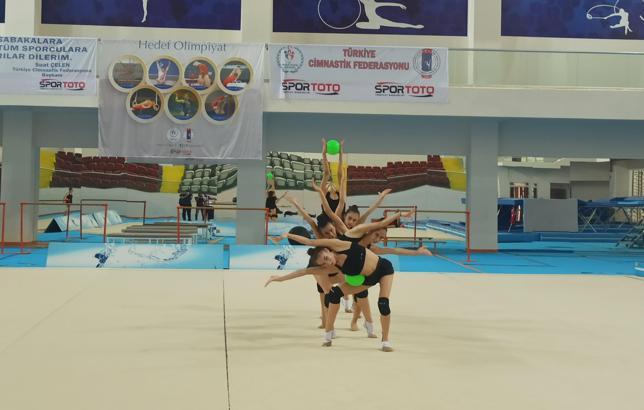 Ritmik Cimnastik Milli Takımı Mersin'de kampa girdi