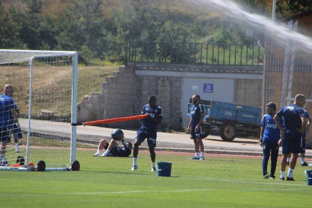 Fenerbahçe'de Mame Thiam performansıyla dikkat çekti