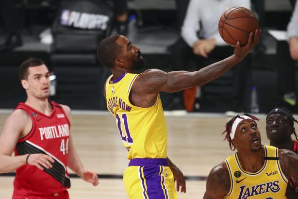 Los Angeles Lakers ve Milwaukee Bucks, ilk galibiyetlerini aldı