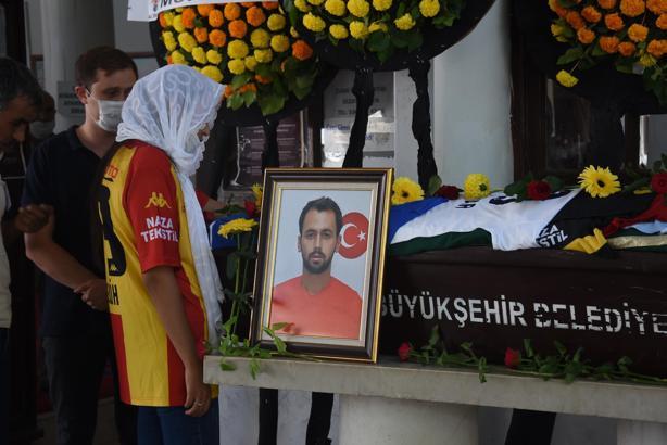 Trafik kazasında ölen futbolcu Melih Vardar'a son görev