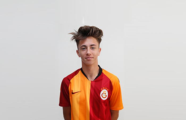 Galatasaray'da Özgür Baran Aksaka A Takım'a göz kırpıyor