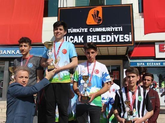 Bucak'ta oryantiring yarışmaları yapıldı