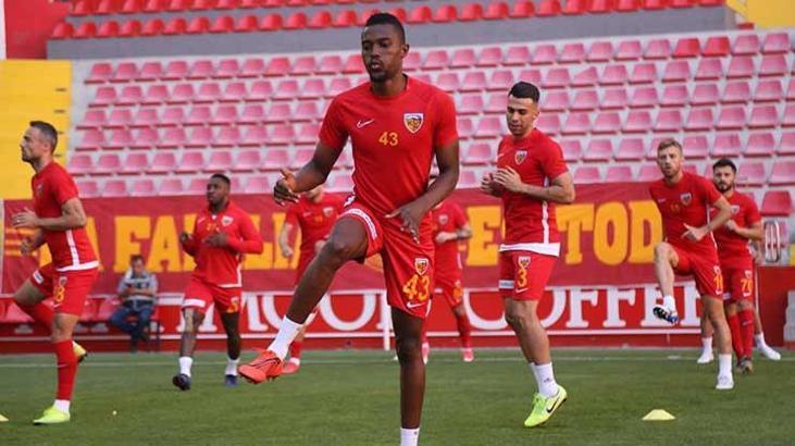 Son dakika... Beşiktaş Bernard Mensah'ı transfer etti