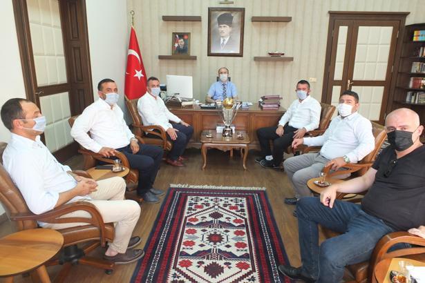 Bandırmaspor'da yeni yönetim protokol ziyaretlerini gerçekleştirdi