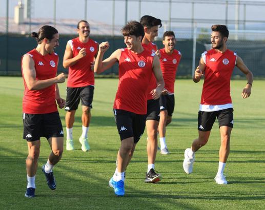 Antalyaspor, Afyonkarahisar kampındaki hazırlıklarına başladı