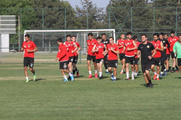 Eskişehirspor top başı yapıyor