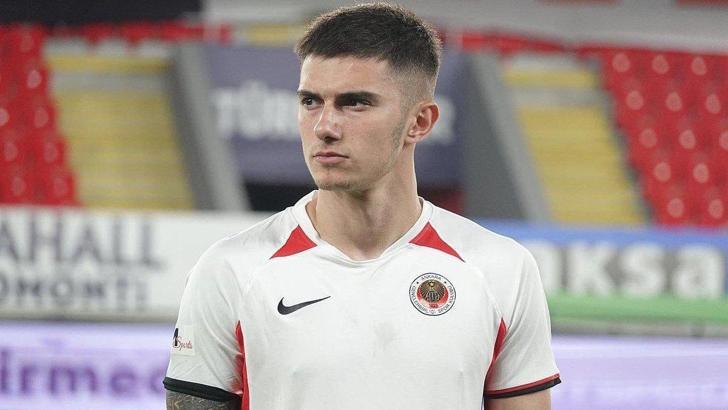 Nantes, Berat Özdemir transferini bitiriyor