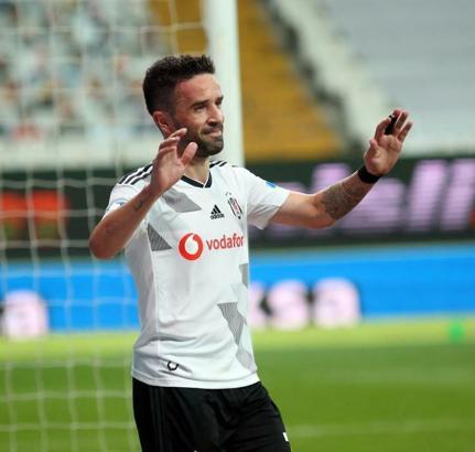 Gökhan Gönül'den Beşiktaş'a veda