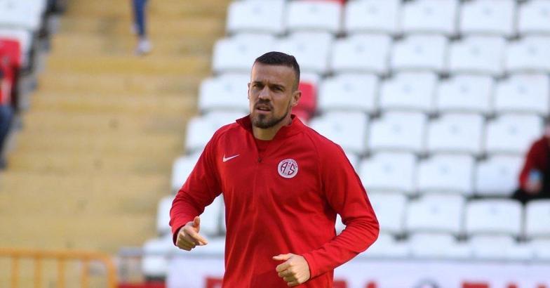 Antalyaspor'da yaprak dökümü! 5 oyuncu ile yollar ayrıldı