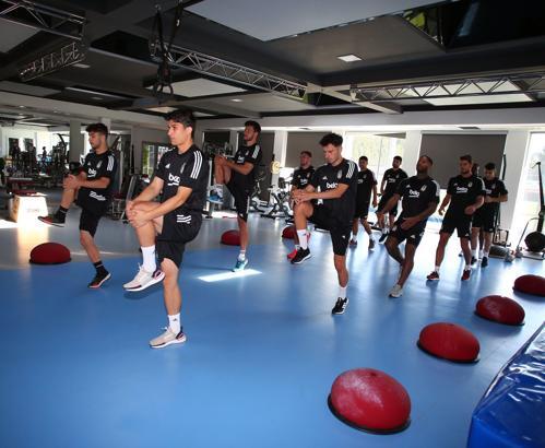 Beşiktaş, salonda çalıştı