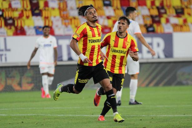 Göztepe, Serdar Gürler'e veda etti