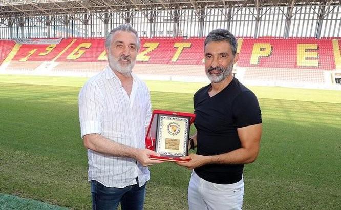 Göztepe'den Suat Arıcan'a anlamlı veda