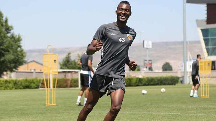 Galatasaray'da Bernard Mensah transferi bitiyor