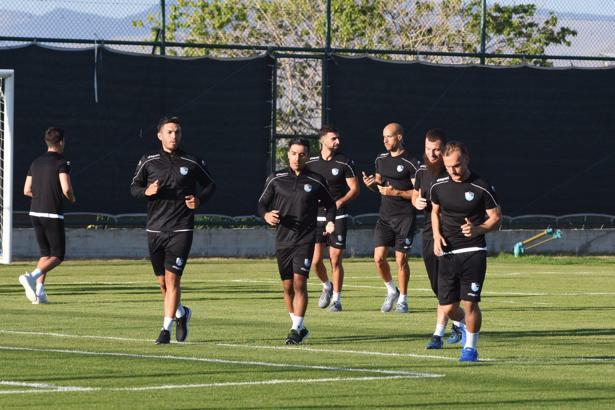 Erzurumspor, sezonun ilk antrenmanını yaptı
