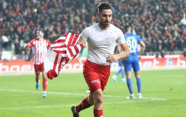 SON DAKİKA! Sinan Gümüş Fenerbahçe'de! 3 yıllık sözleşme...