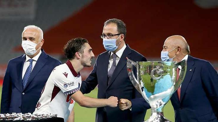 Bakan Kasapoğlu'ndan Trabzonspor için tebrik mesajı