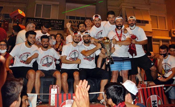 Turgutluspor'a muhteşem karşılama