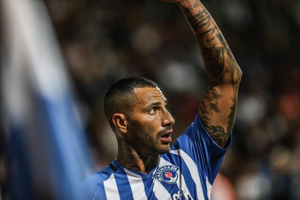 SON DAKİKA | Kasımpaşa Quaresma ile yolları ayırdı