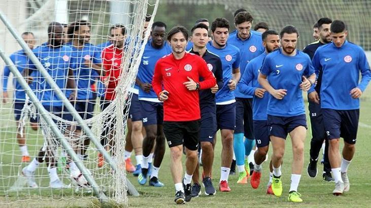 Antalyaspor, Alanyaspor maçı hazırlıklarına başladı