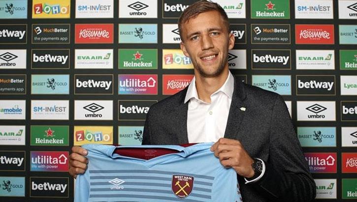 West Ham United, Soucek'i renklerine bağladı