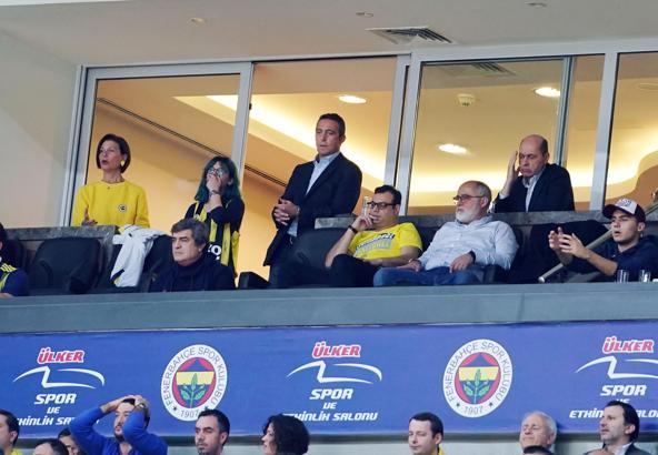 Ali Koç, kritik maçı locasından takip etti