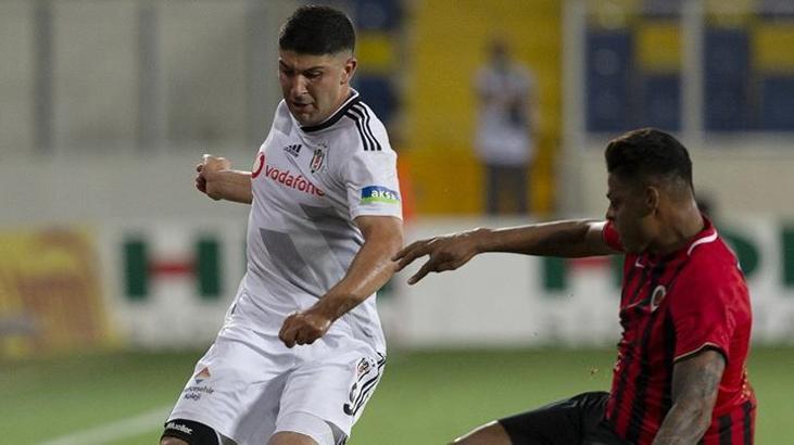 Beşiktaş'ta 4 değişiklik