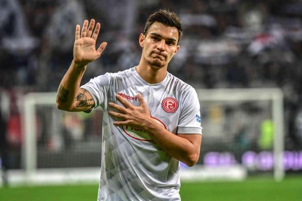SON DAKİKA! Fenerbahçe ve Galatasaray, Kaan Ayhan transferinde karşı karşıya