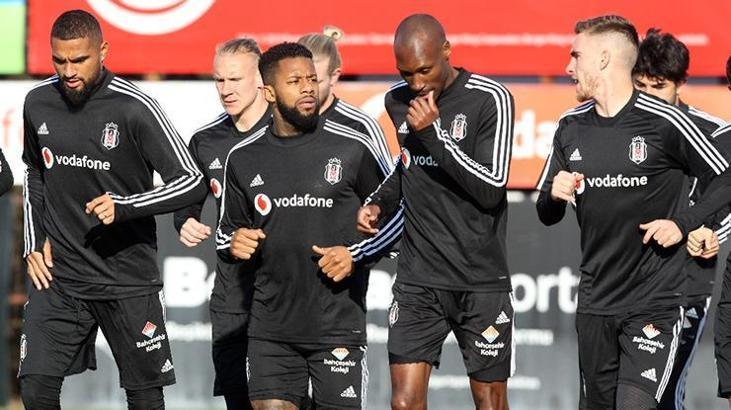 Beşiktaş'ta son dakika gelişmesi! Atiba ve Tyler Boyd kalıyor