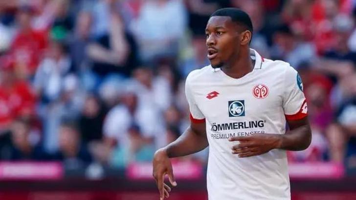 Ronael Pierre-Gabriel'i tartaklayıp aracını ateşe verdiler