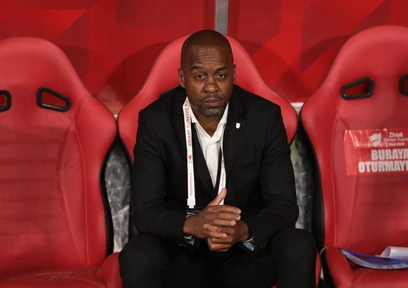 Trabzonspor'da futbolcular Eddie Newton'ı istiyor!